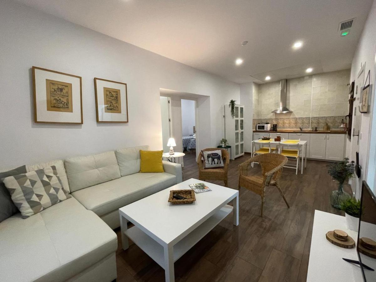 Apartamentos Turisticos Mamelon Jerez de la Frontera Exteriör bild