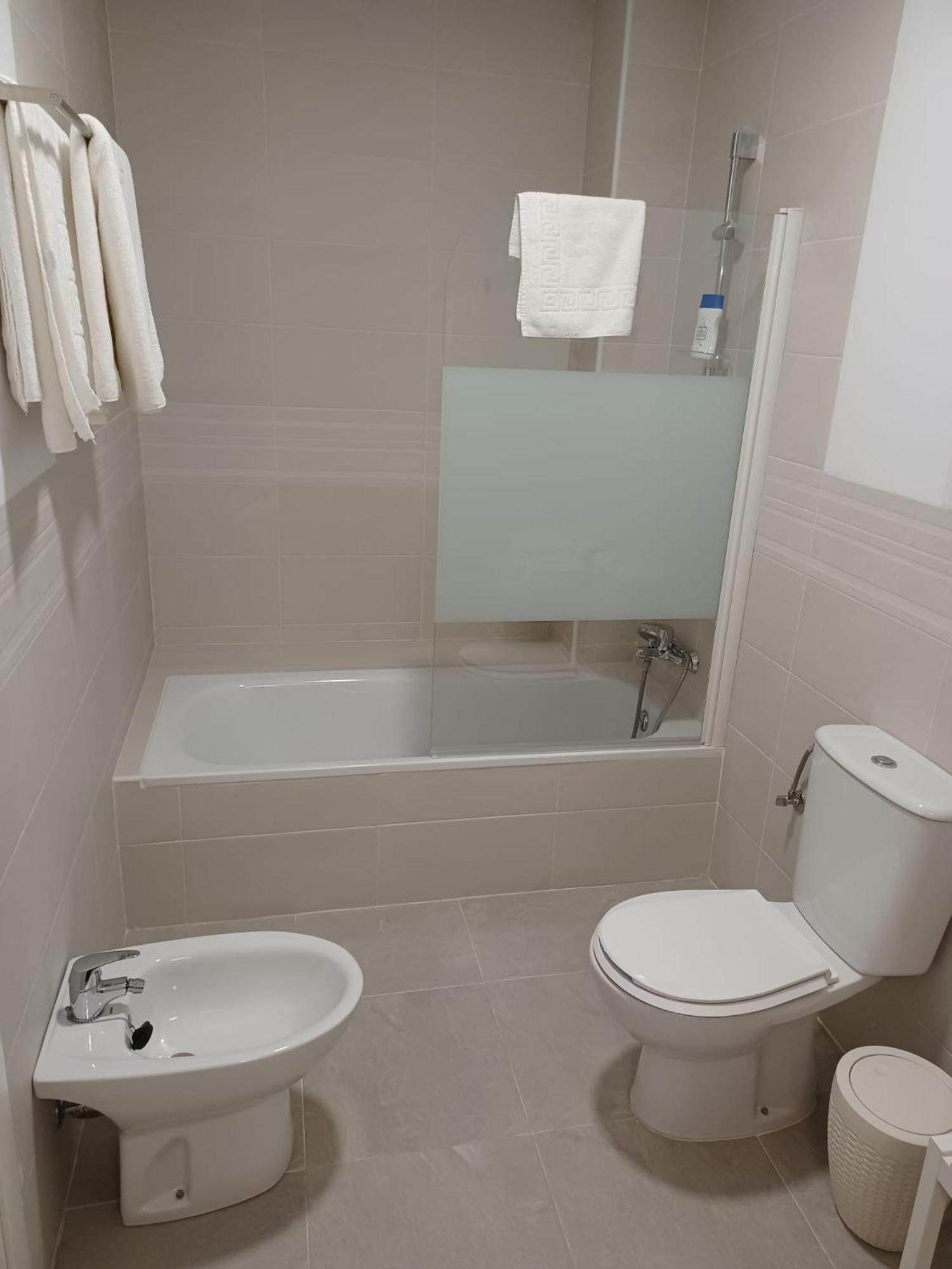 Apartamentos Turisticos Mamelon Jerez de la Frontera Rum bild